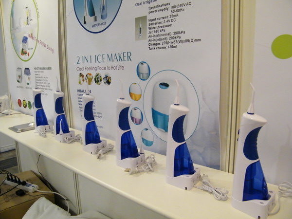 الأسنان الأسنان?نظام معالجة المياه بالخيط باستخدام تقنية Water Jet Flosser
