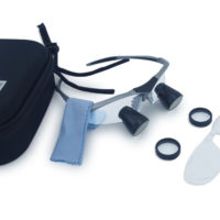 3.5x TTL dentário personalizado de ampliação(Através das lentes) Lupas com armação esportiva Silver BP | Envie-nos sua distância de aluno e distância de trabalho, Nós daremos a você um ajuste personalizado