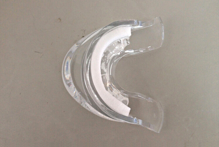 Grin365 Prefilled Teeth Whitening dupla Arch boca Bandeja com Self Adjusting Foam Faixa - 100 Escudo Boca dupla face