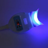 Teeth Whitening clip Dental System LED sul desktop con la luce 2 occhiali e 20 colori Shadeguide