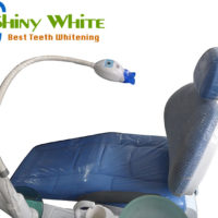 طبيب أسنان عيادة احترافي مبيض الضوء على تطبيق لكرسي الأسنان مع 6 معدات المصابيح