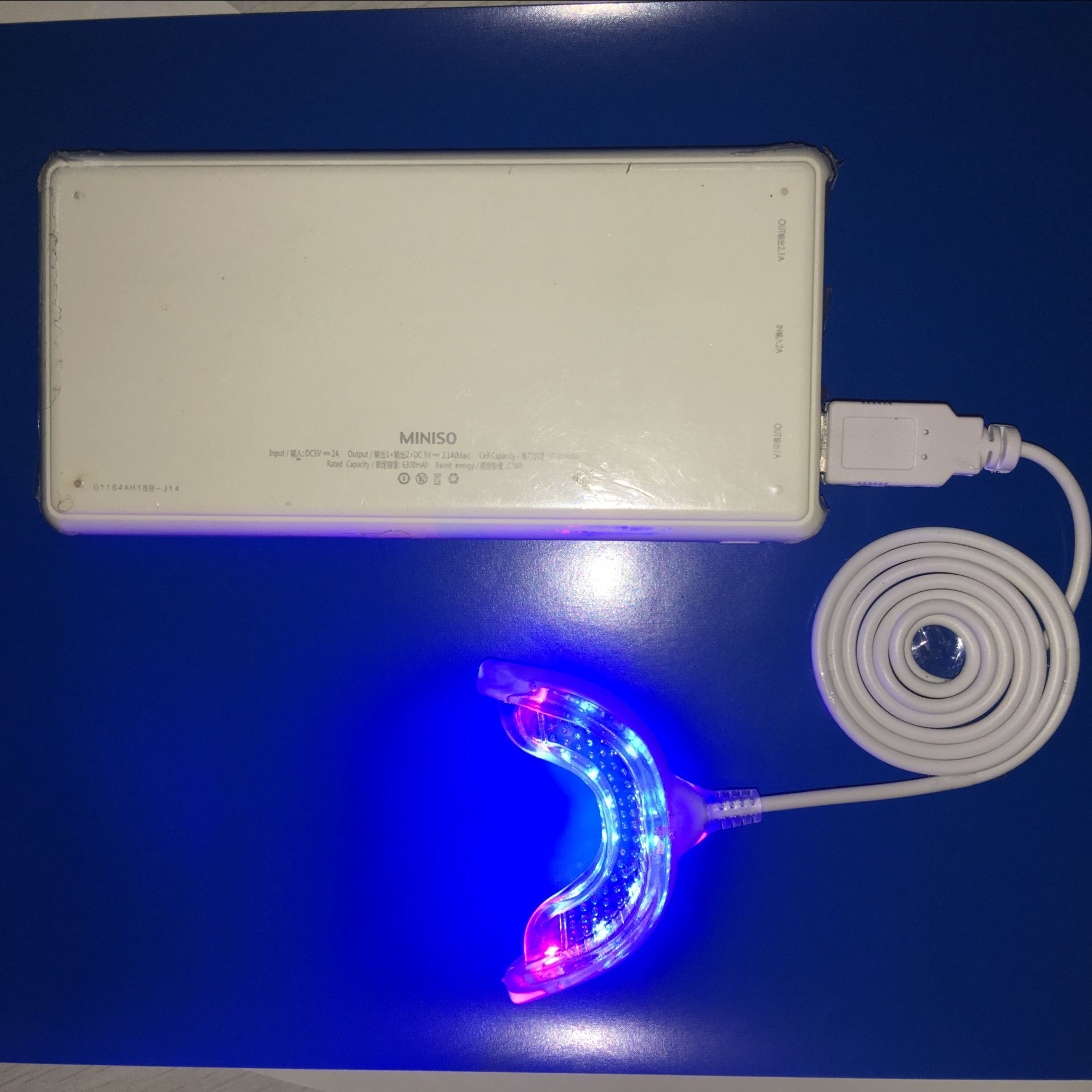 Grin365 Särskilda USB Laser Tandblekning Ljus för känsliga tänder med 12 LED Blå Lights och 4 Desensibilisering Red LED-lampor, Vattentät för säkerheten