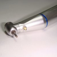 Hitaa käsikappaletta hammaslääketieteellinen LED-kuituoptinen vastakulma sisäinen vesisumu TX-414-75