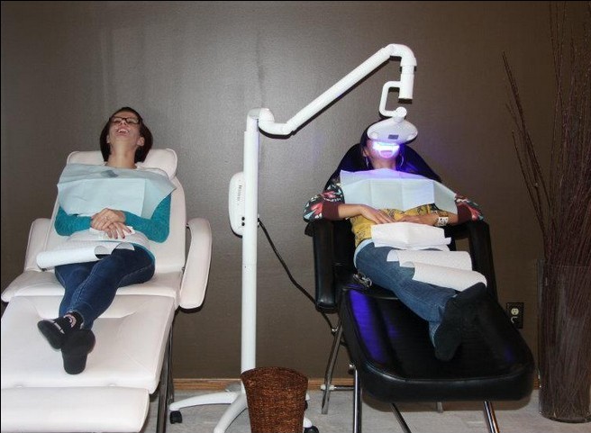 Grin365 profissional portátil luz branqueadora de dentes acelerador com 2 Pares de óculos de proteção - 3 Modelo SK-M208A de anos de garantia
