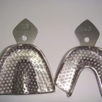 Zahnarzt-Abformlöffel Set Autoklavierbare Perfo-Protheseninstrumente Packung mit 2 SK-TR03