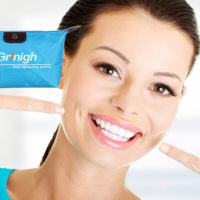 مجموعة تبييض الأسنان Grin365 لشخصين مع جل إعادة التمعدن
