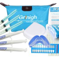 نظام التبييض Grin365 غير مشروط التعبير الأسنان - طقم ديلوكس كبير مع ضوء LED, إعادة التمعدن جل, VE مسحات, وتبييض الأسنان القلم